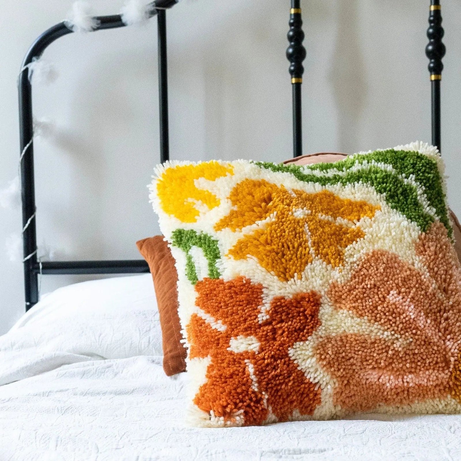 SOFT NEUTRALS - Latch Hooking Bundle-Step-by-Step Guide to Making Your Moss Rug