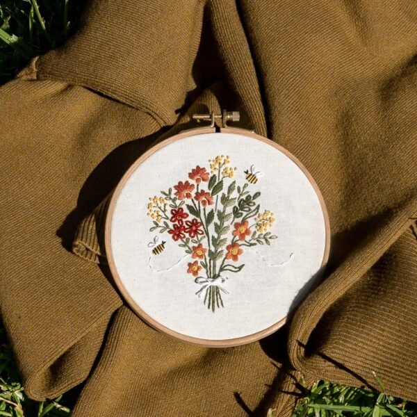BUZZING BOUQUET - Embroidery Kit-Embroidery Kit for Beginners
