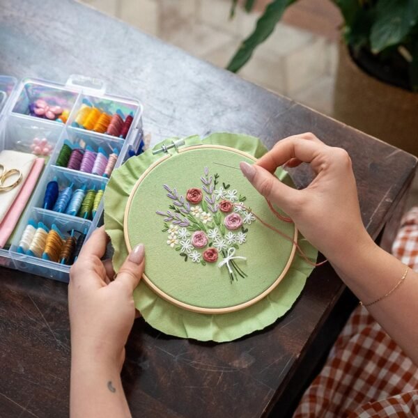 DARLING DAISY BOUQUET - Embroidery Kit-Handmade Tufting Embroidery Art