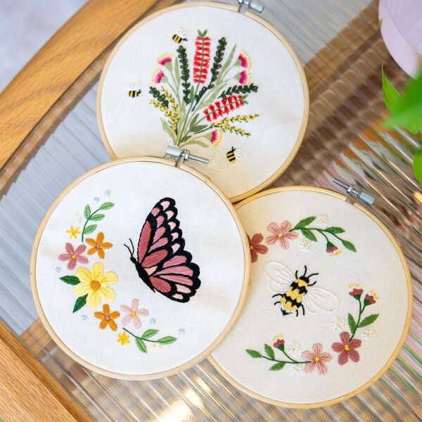 HONEY BEE - Embroidery Kit