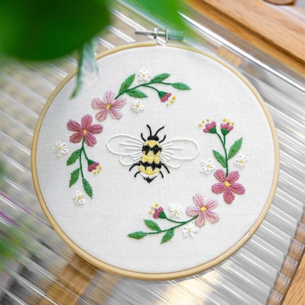 HONEY BEE - Embroidery Kit