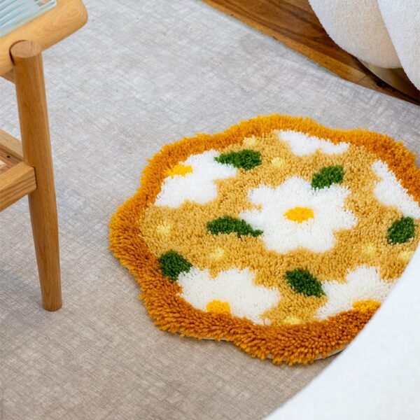 DELIGHTFUL DAISIES - Rug Making Kit-DIY Needlepoint