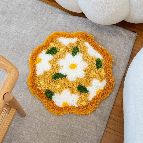 DELIGHTFUL DAISIES - Rug Making Kit-DIY Needlepoint