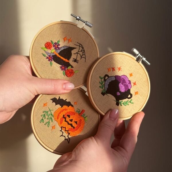 HOCUS POCUS MINIS - Embroidery Kit