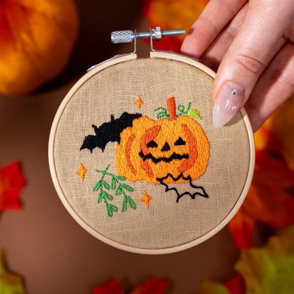 HOCUS POCUS MINIS - Embroidery Kit
