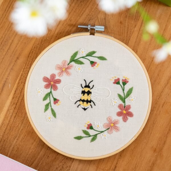 HONEY BEE - Embroidery Kit