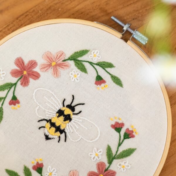 HONEY BEE - Embroidery Kit