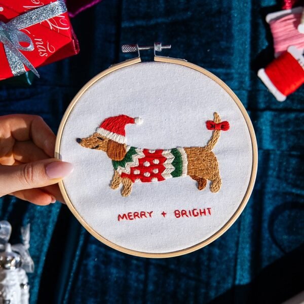 SANTA'S LITTLE HELPER - Christmas Embroidery Kit-Gifts for Beginners