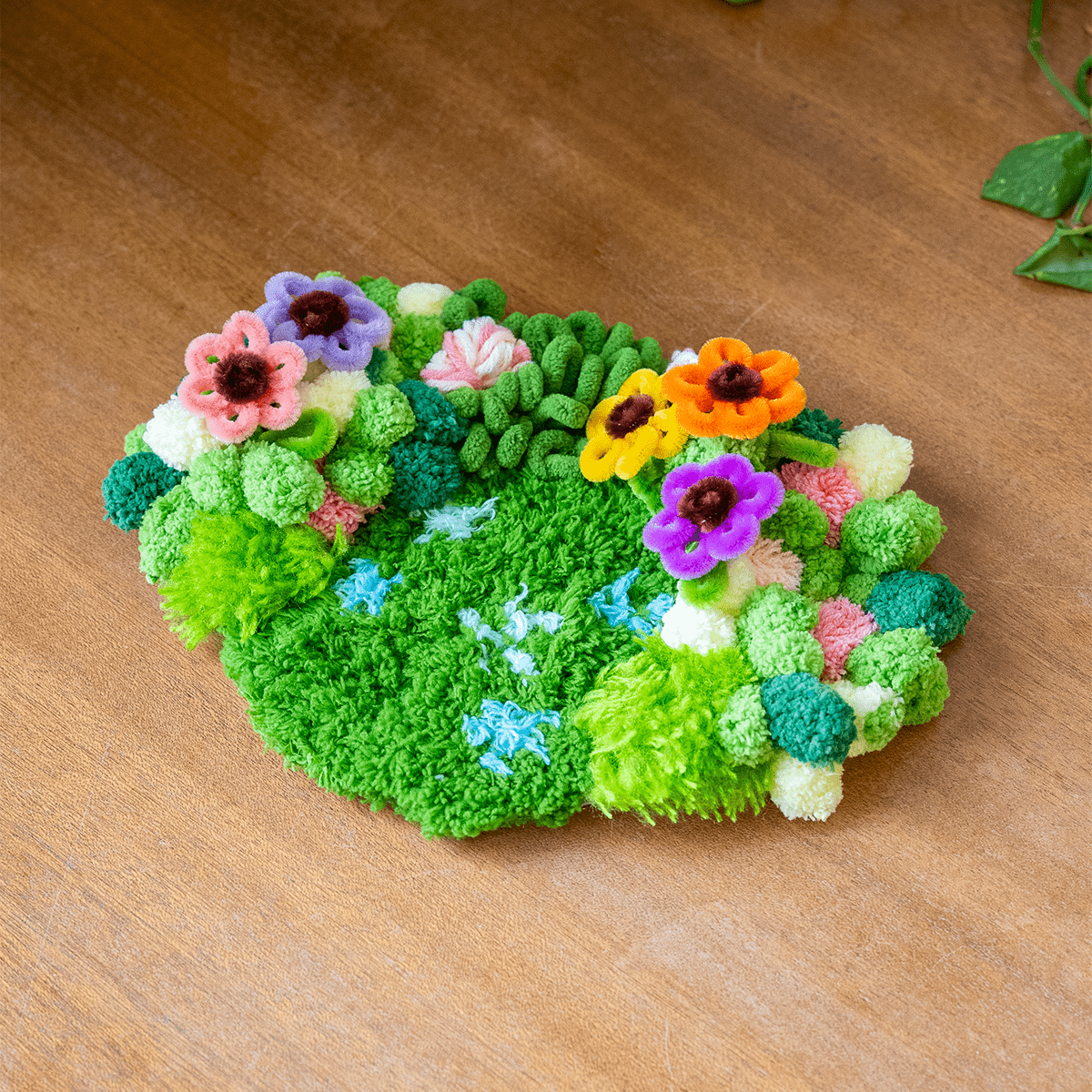 DISCO DAISY - Moss Coaster Kit- Handmade Tufting Embroidery Art for Beginners
