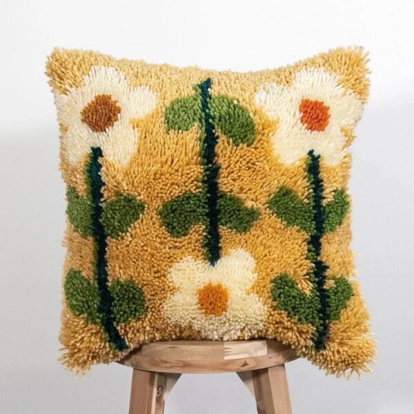 EARTHY PICK OF THE BUNCH - Latch Hook Cushion Kit-DIY Needlepoint