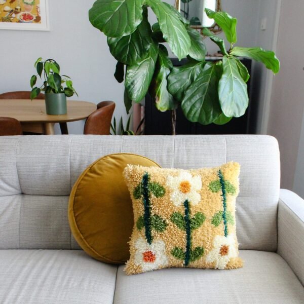 EARTHY PICK OF THE BUNCH - Latch Hook Cushion Kit-DIY Needlepoint