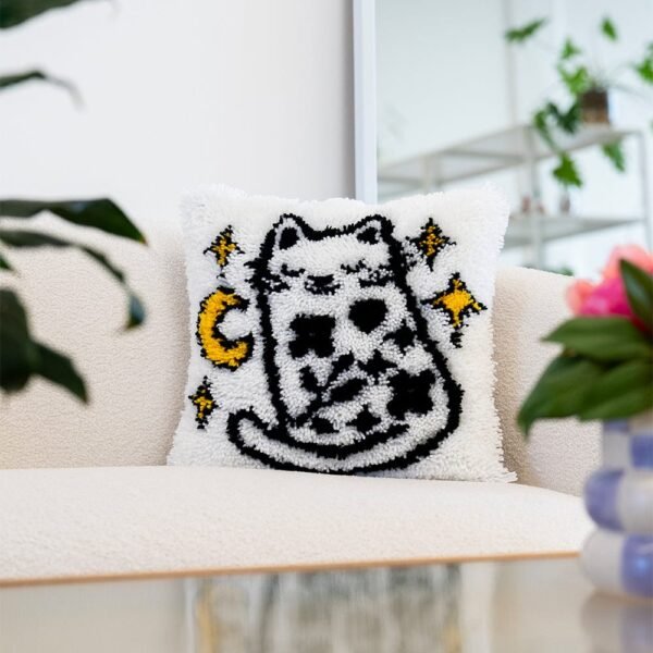 PURRFECTLY MAGICAL - Latch Hooking Cushion Kit