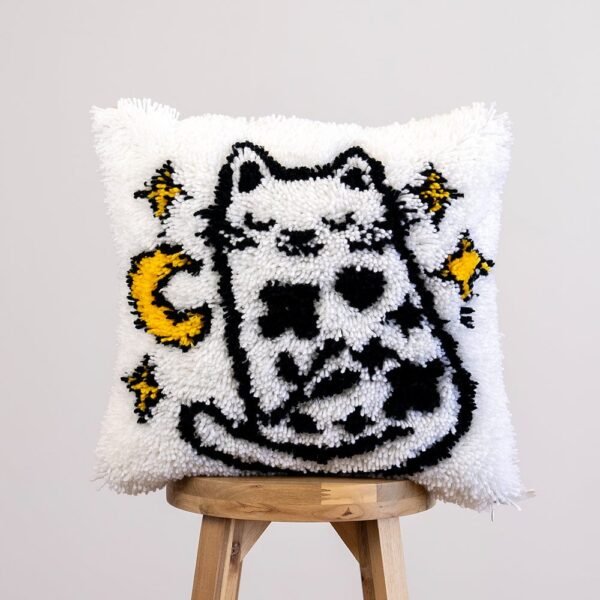 PURRFECTLY MAGICAL - Latch Hooking Cushion Kit