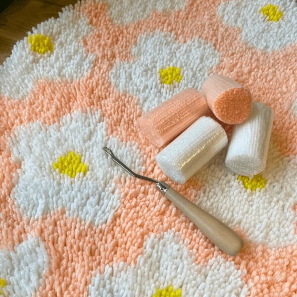 FLOWER BOMB DAISY - Rug Making Kit