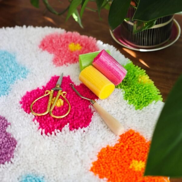 FLOWER BOMB RAINBOW - Rug Making Kit