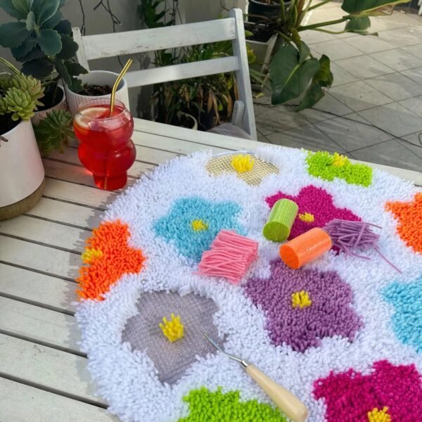FLOWER BOMB RAINBOW - Rug Making Kit