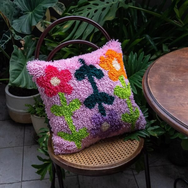 BRIGHT PICK OF THE BUNCH - Latch Hook Cushion Kit unique