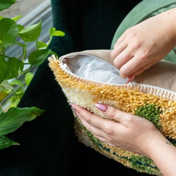 EARTHY PICK OF THE BUNCH - Latch Hook Cushion Kit-DIY Needlepoint