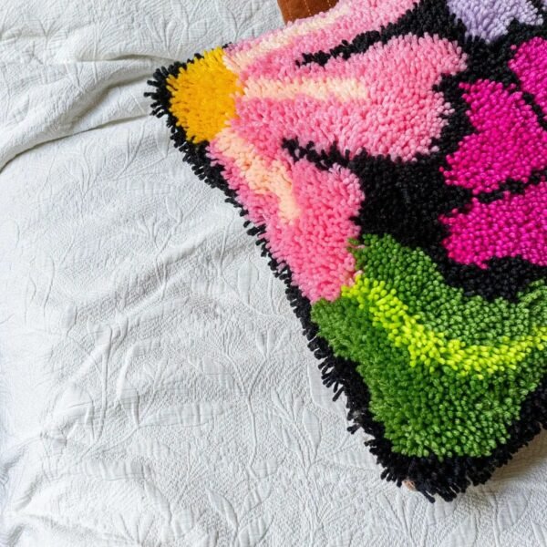 PRETTY PETALS BLACK - Latch Hook Cushion Kit unique