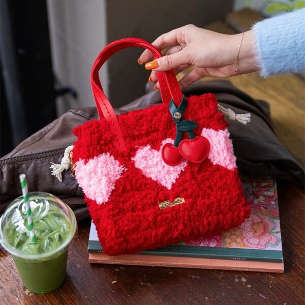 RED HEARTBREAKER - Woven Tote Bag Kit-Kit for Beginners