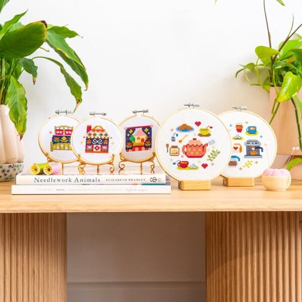 COZY COTTAGE MINIS - Cross Stitch Kit