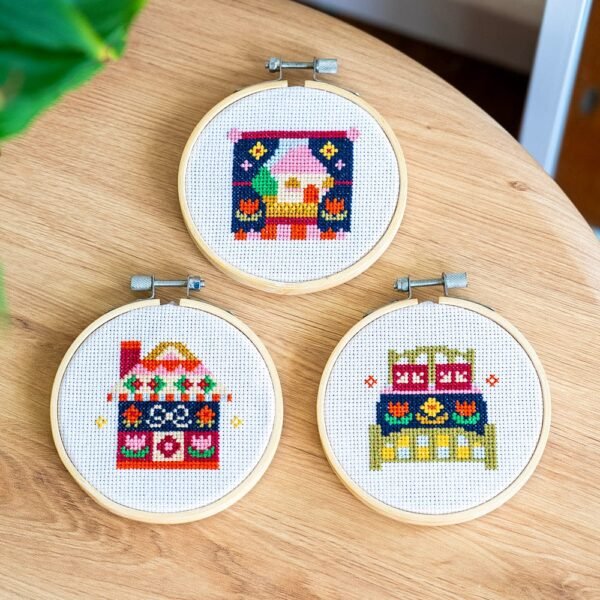 COZY COTTAGE MINIS - Cross Stitch Kit