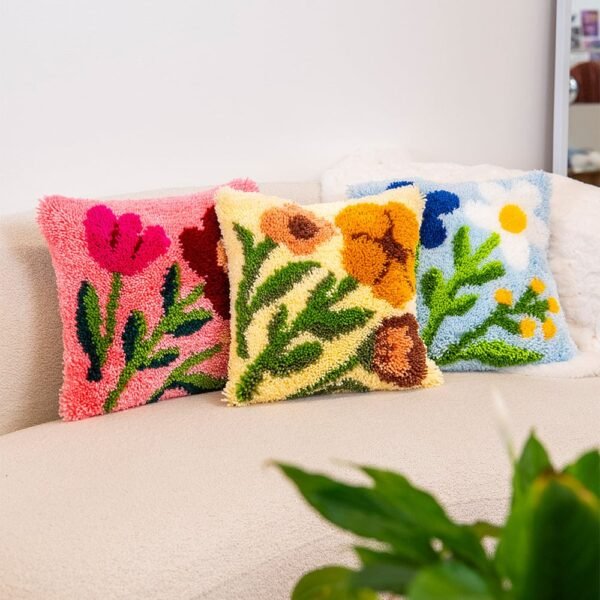 Earthy Wild Blooms - Latch Hook Cushion Kit