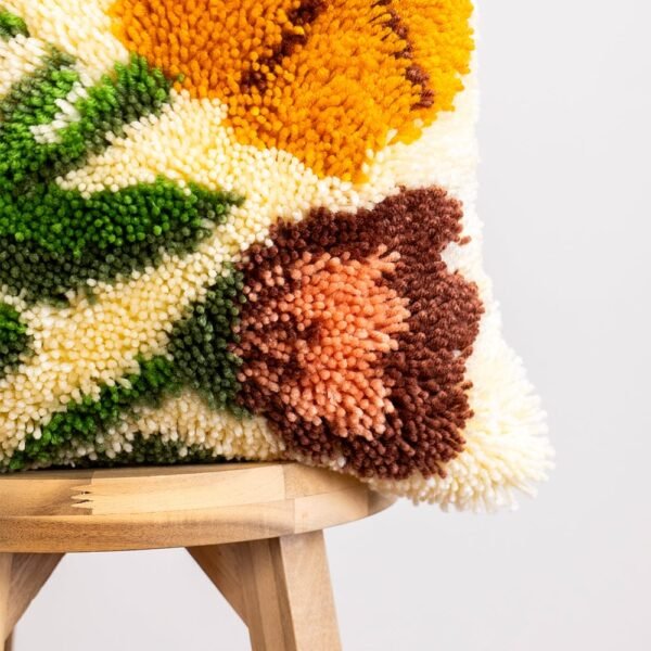 Earthy Wild Blooms - Latch Hook Cushion Kit