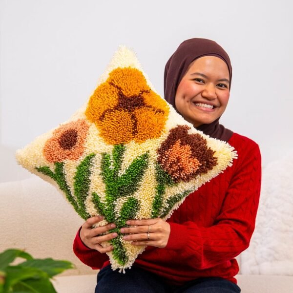 Earthy Wild Blooms - Latch Hook Cushion Kit