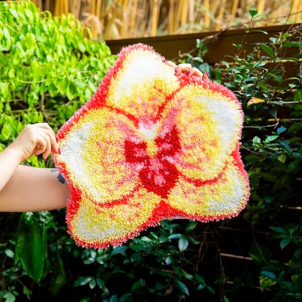 ISLAND ORCHID - Latch Hook Rug Kit