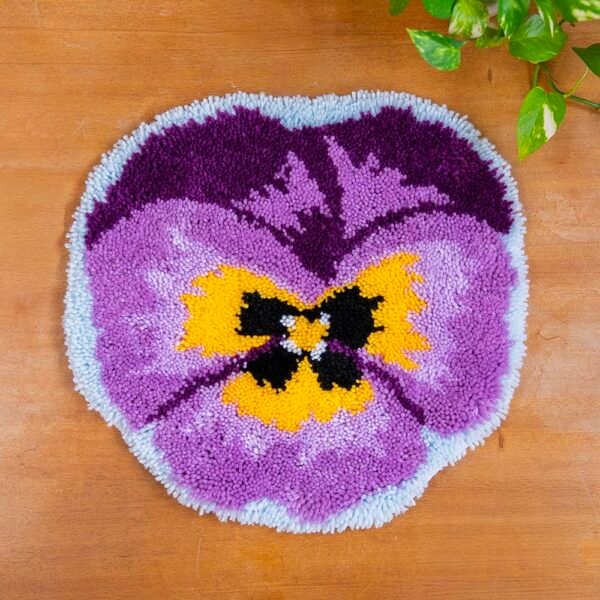PRECIOUS PANSY - Latch Hook Rug Kit