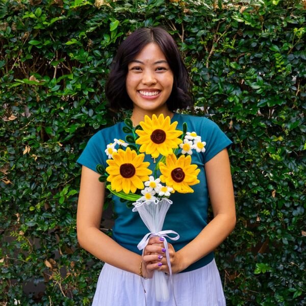 GOLDEN SUNFLOWERS - Pipe Cleaner Bouquet Kit