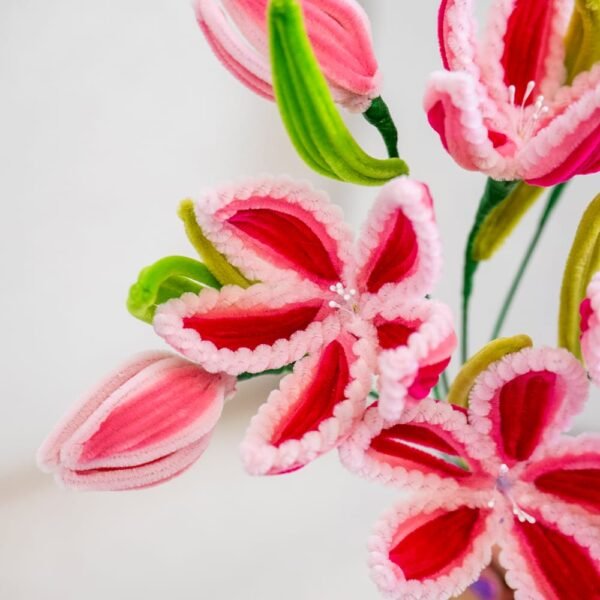 STARGAZER LILIES - Pipe Cleaner Bouquet Kit