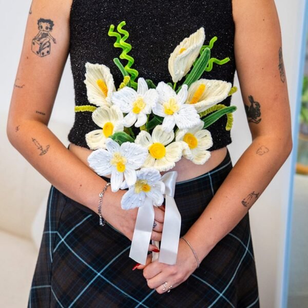 Blanc Blooms - Pipe Cleaner Bouquet Kit