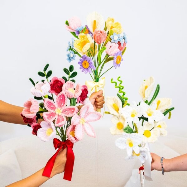 Blanc Blooms - Pipe Cleaner Bouquet Kit