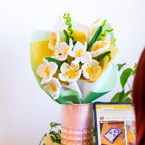 Blanc Blooms - Pipe Cleaner Bouquet Kit