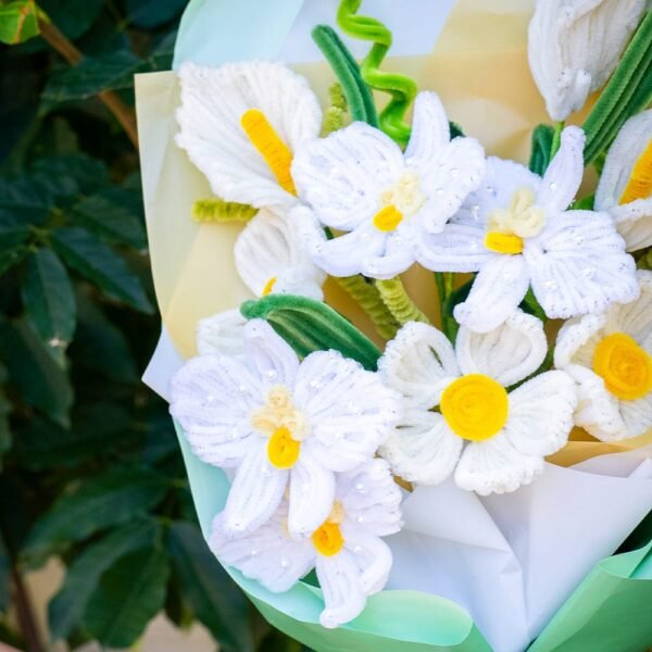 Blanc Blooms - Pipe Cleaner Bouquet Kit