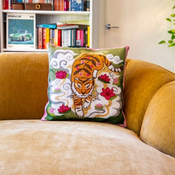 GENTLE TIGER - Tapestry Needlepoint Cushion Kit