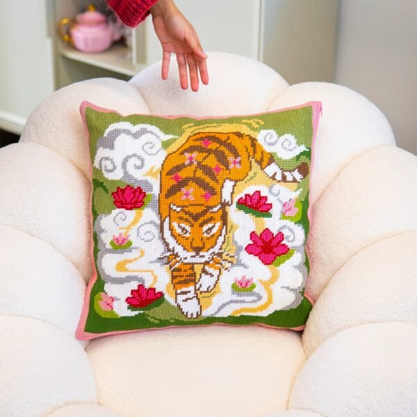 GENTLE TIGER - Tapestry Needlepoint Cushion Kit