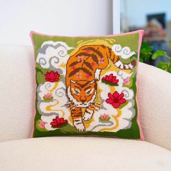 GENTLE TIGER - Tapestry Needlepoint Cushion Kit